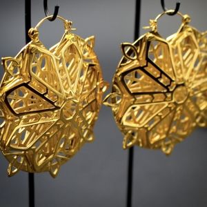 Gold-dipper transcendence earrings